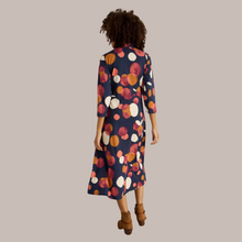 Load image into Gallery viewer, female model wearing whitestuff rua dress in navy print  with arms down by side
