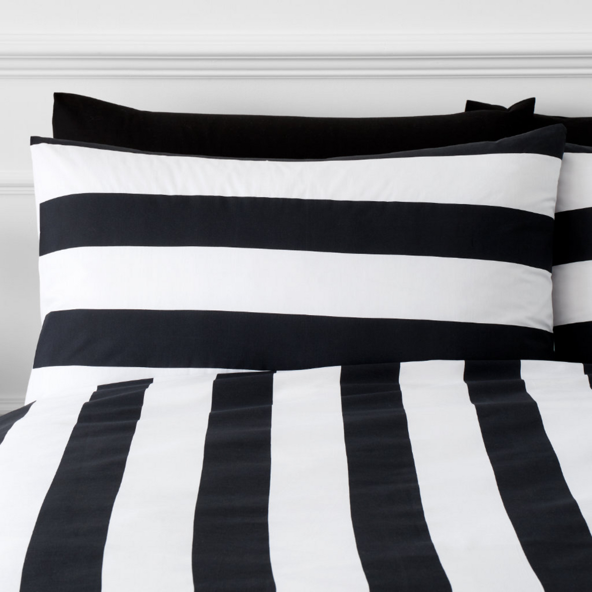 Bold Stripe Black White Duvet Set