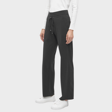 Load image into Gallery viewer, female model wearing rafaello rossi candice trousers with arms down by side
