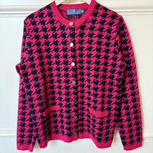 Load image into Gallery viewer, Castle Of Ireland Two Tone Buttoned Jacket | Pink / Crayola
