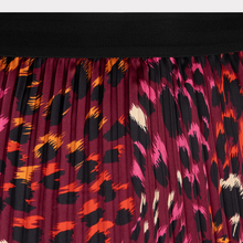 Load image into Gallery viewer, esqualo skirt in black print closeup 
