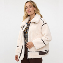 Load image into Gallery viewer, female model looking at camera wearing esqualo teddy jacket
