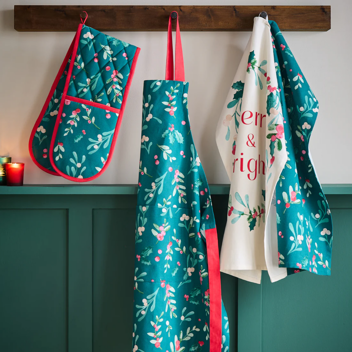 CL Christmas Holly & Mistletoe Tea Towel Set