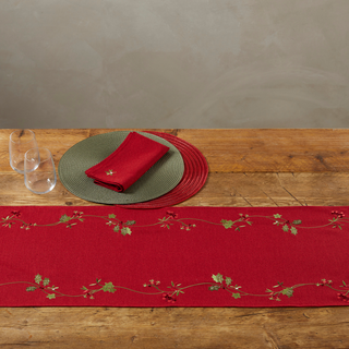 Table runner on table with placemats 