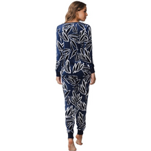 Load image into Gallery viewer, Pastunette Mega Blooms Velvet Lounge Pyjama Set
