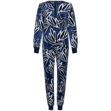 Load image into Gallery viewer, Pastunette Mega Blooms Velvet Lounge Pyjama Set
