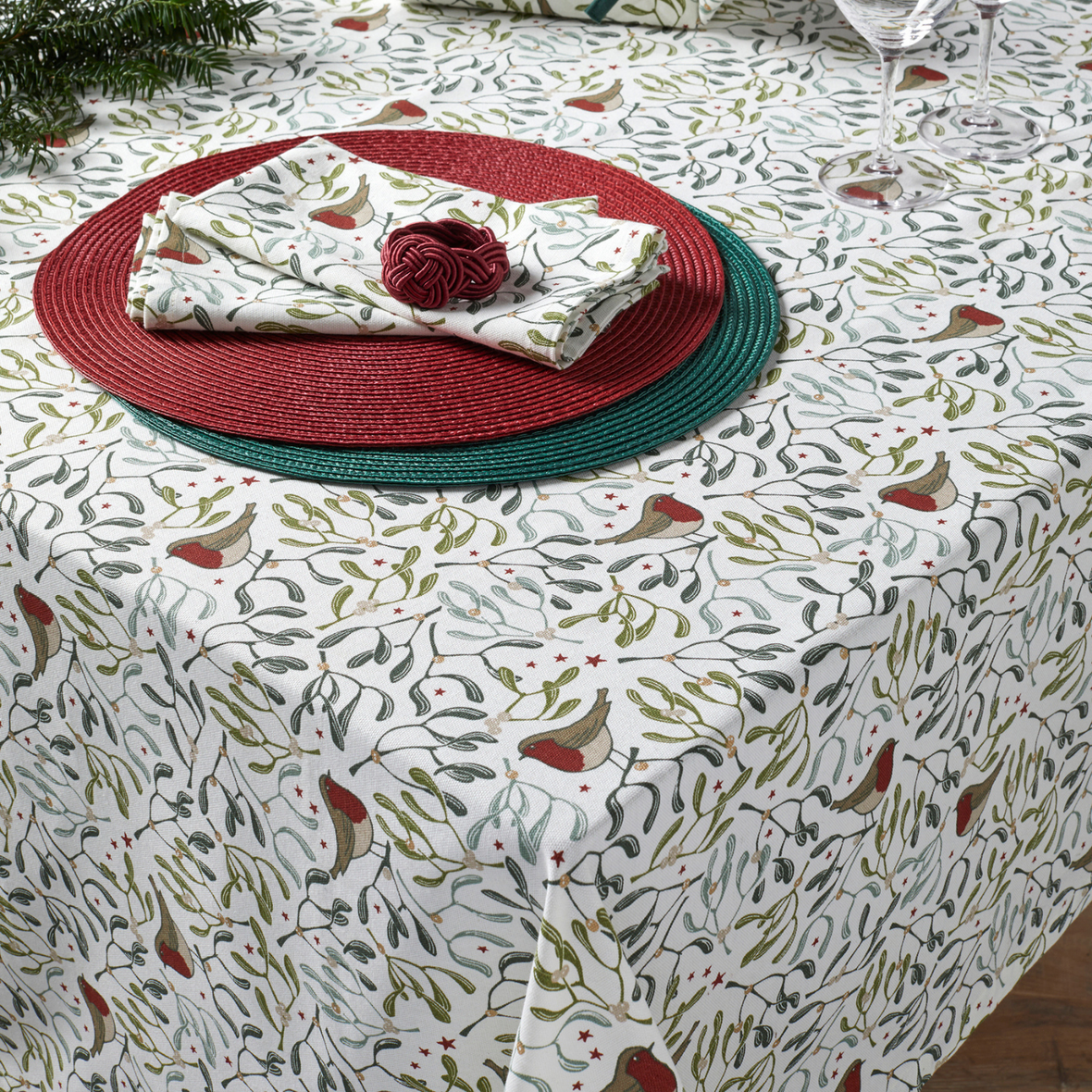 Table cloth on table 