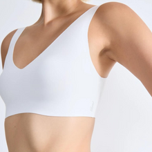 Load image into Gallery viewer, Sloggi Zero Feel 2.0 Bralette | White
