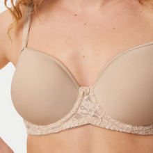 Load image into Gallery viewer, Triumph Amourette Wired Padded Bra | Natural
