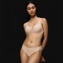 Load image into Gallery viewer, Triumph Body Make Up Illusion Lace WP | Nude Beige
